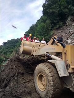 抗洪搶險(xiǎn)，交通實(shí)業(yè)人在行動(dòng)